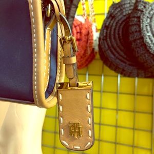 Tommy Hilfiger Crossbody